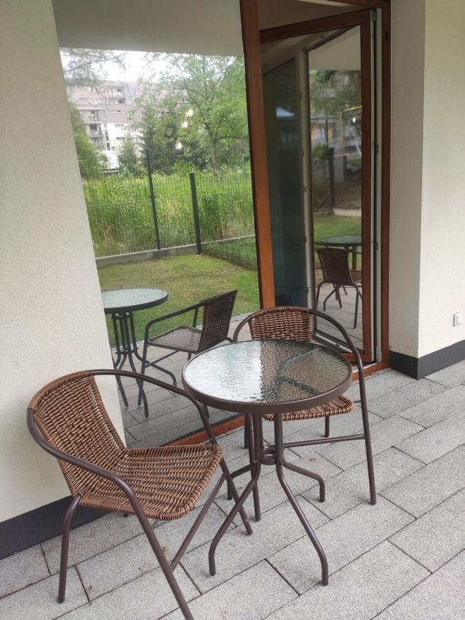 Przytulny Apartament Z Ogrodkiem Краків Екстер'єр фото