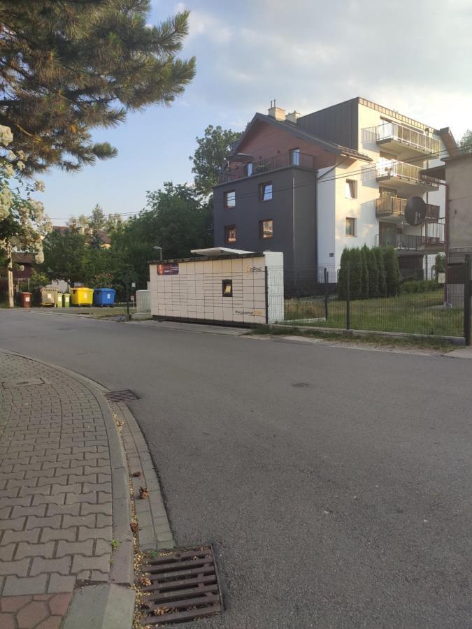 Przytulny Apartament Z Ogrodkiem Краків Екстер'єр фото